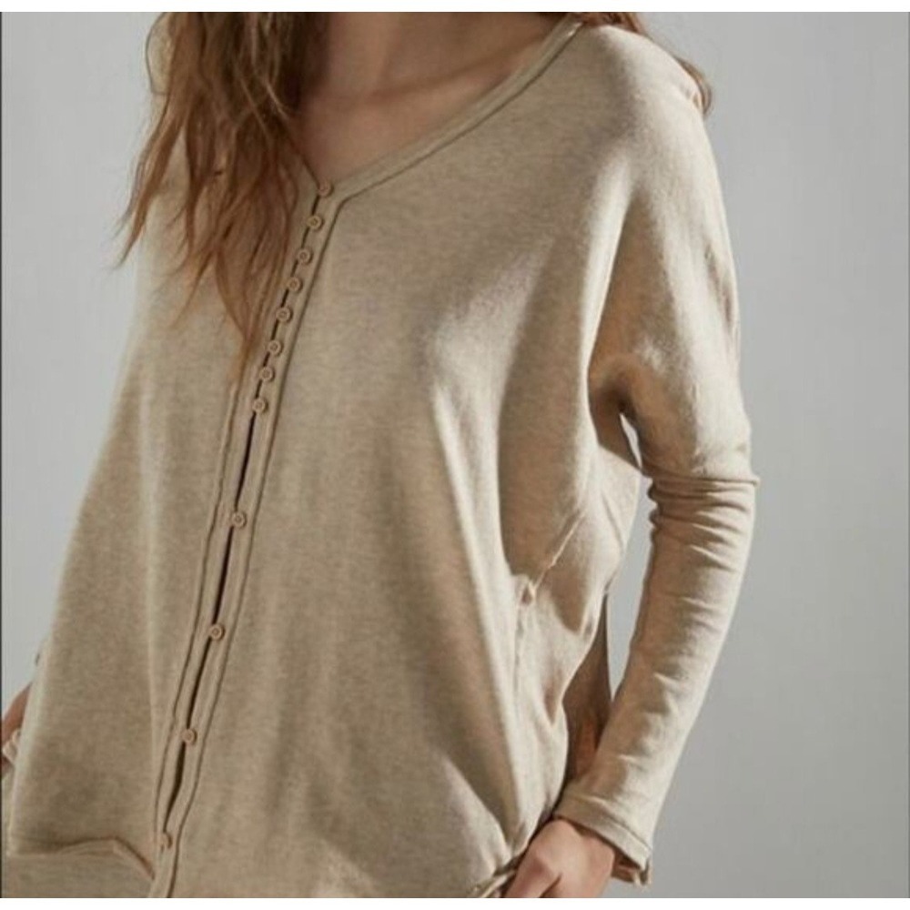 Out From Under Urban Outfitters Top Size XS Oversized V-Neck Slouchy Cardigan